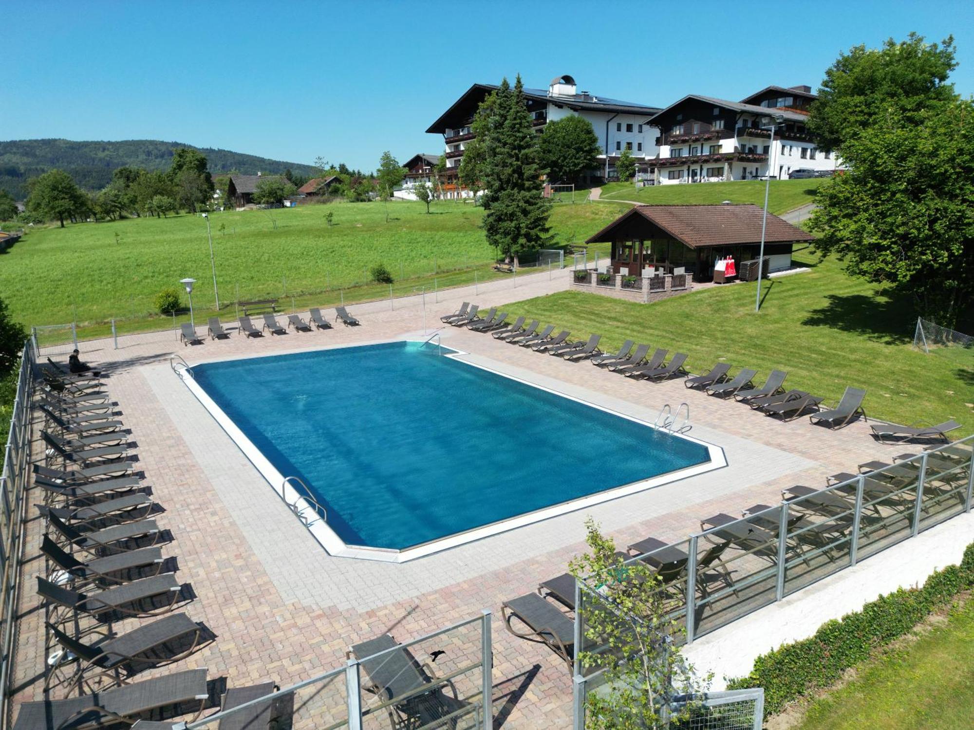 Hotel Lohninger-Schober Sankt Georgen im Attergau Exterior photo