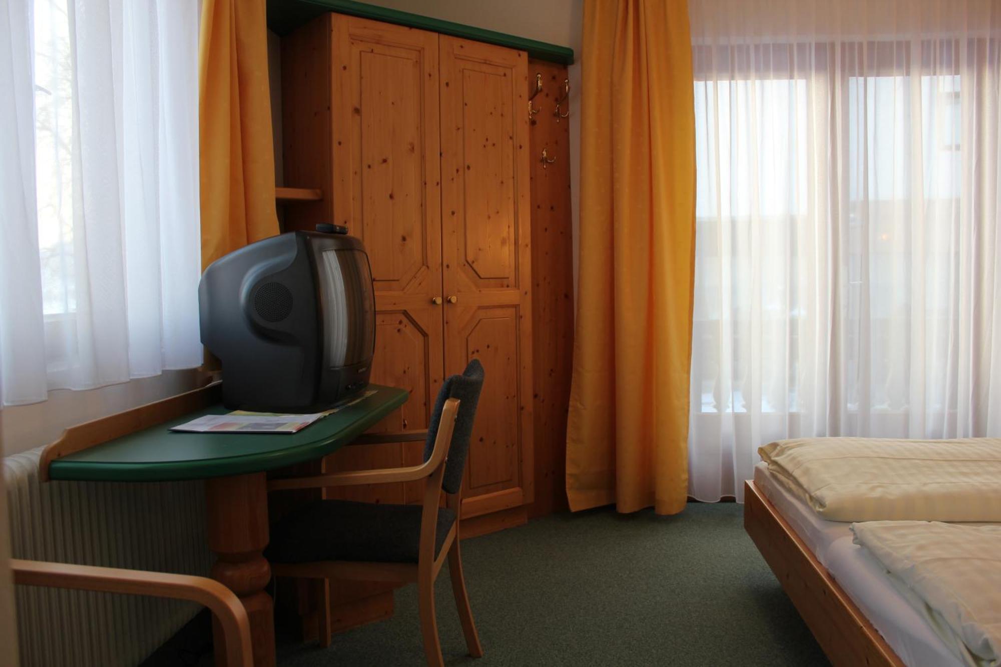 Hotel Lohninger-Schober Sankt Georgen im Attergau Room photo
